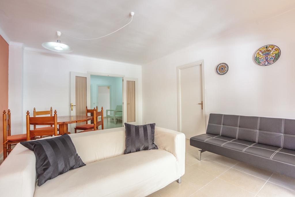 Apartamentos Obrador Colonia de Sant Jordi Ruang foto