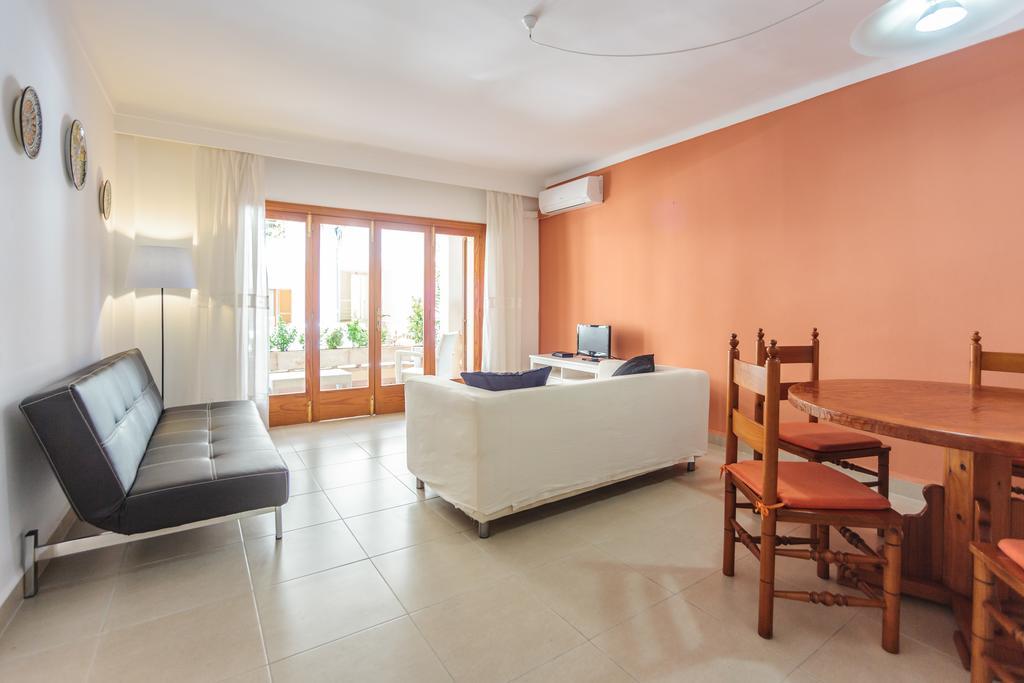 Apartamentos Obrador Colonia de Sant Jordi Ruang foto